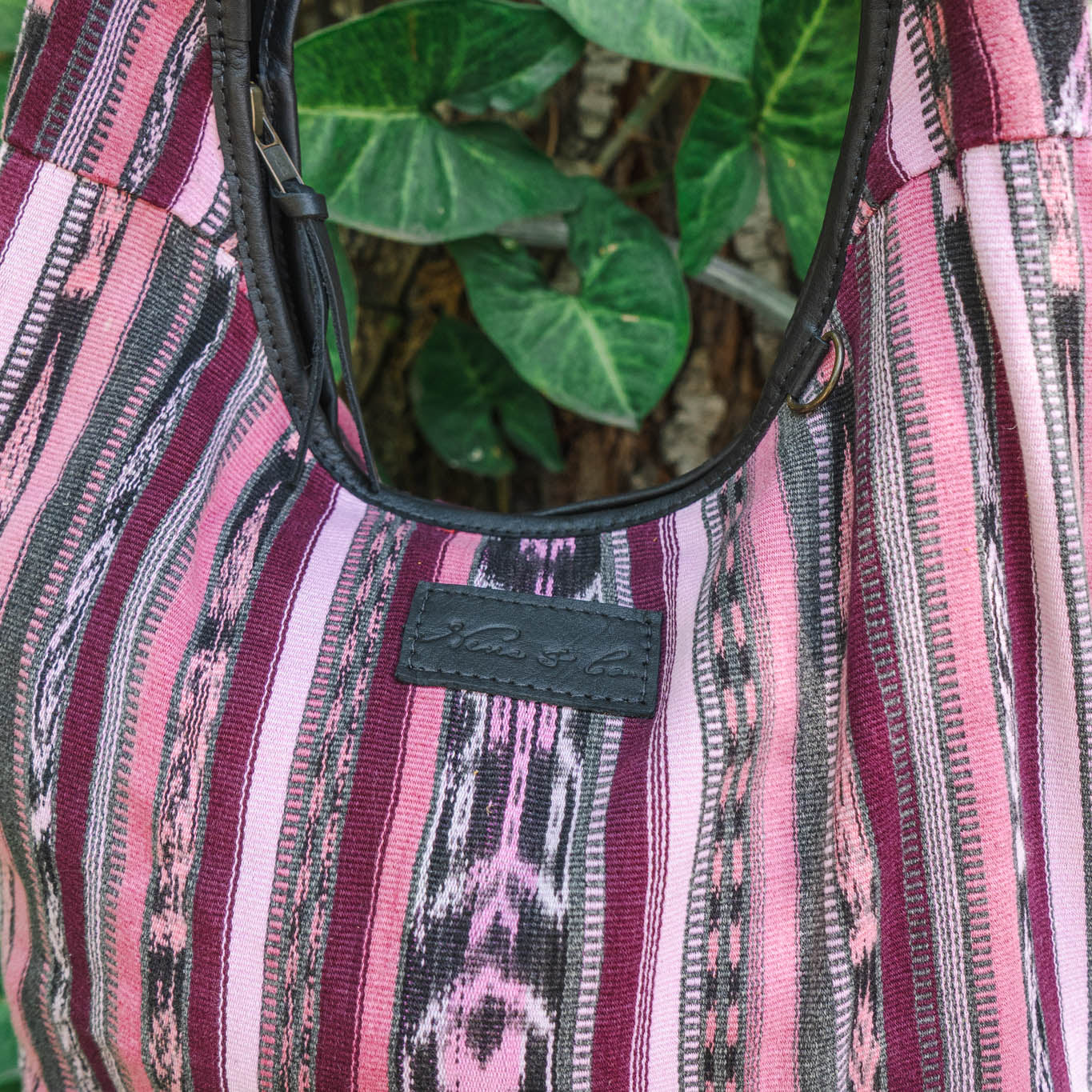 HOBO BAG - VINTAGE CORTE - BLACK - NO. 15979